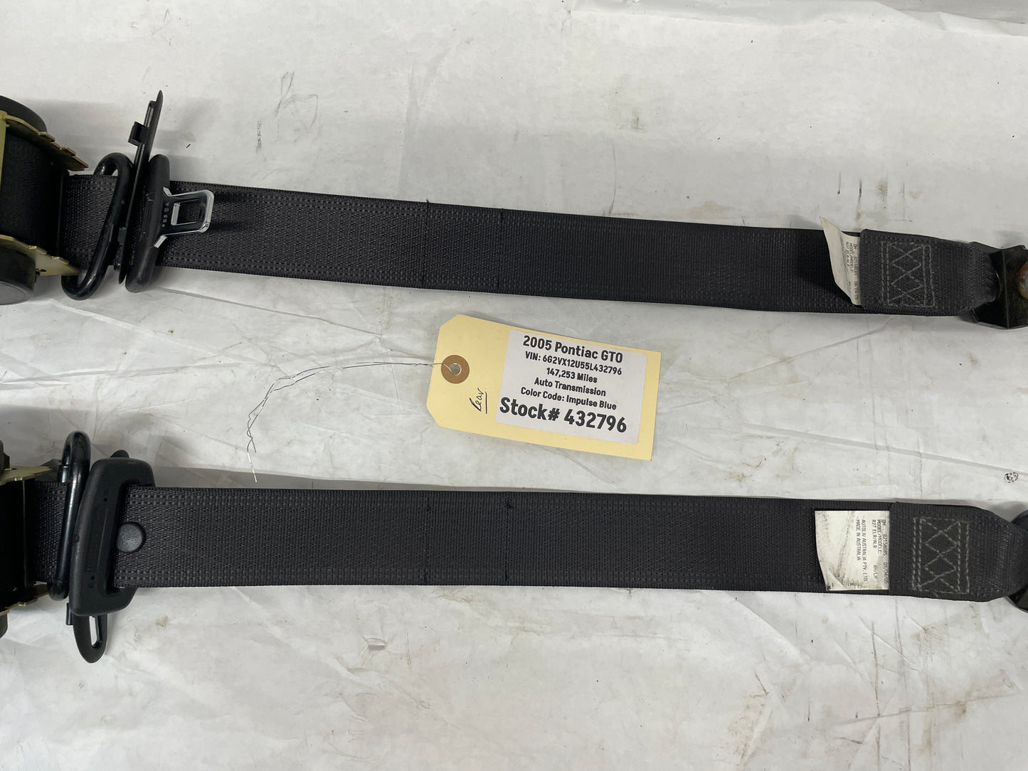 2005 Pontiac GTO RH & LH Rear Seat Belt Seatbelt Retractors OEM - Day's Parts Yard