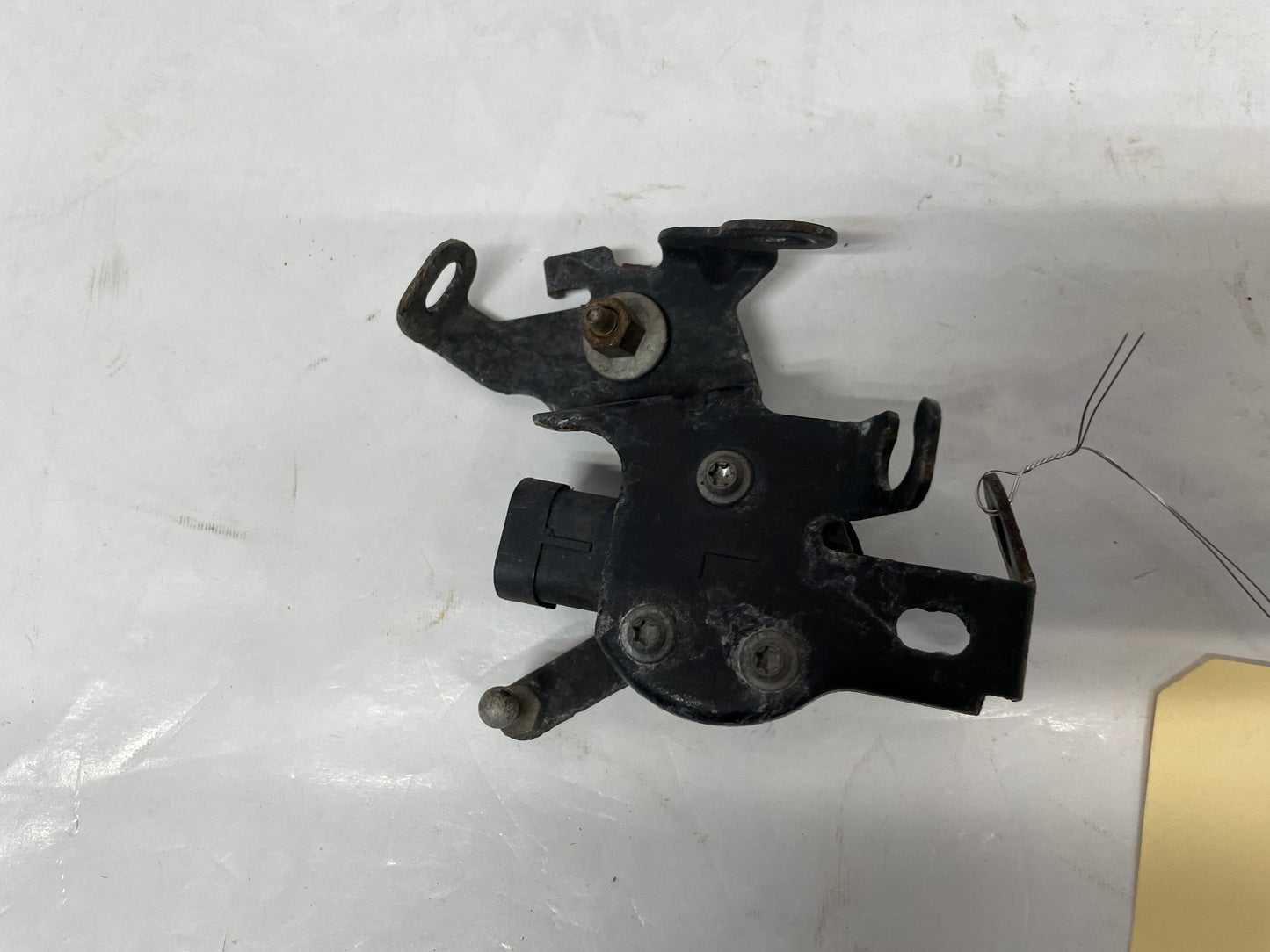 2016 Chevy SS Sedan RH & LH Front Ride Height Suspension Head Lamp Sensor OEM - Day's Parts Yard