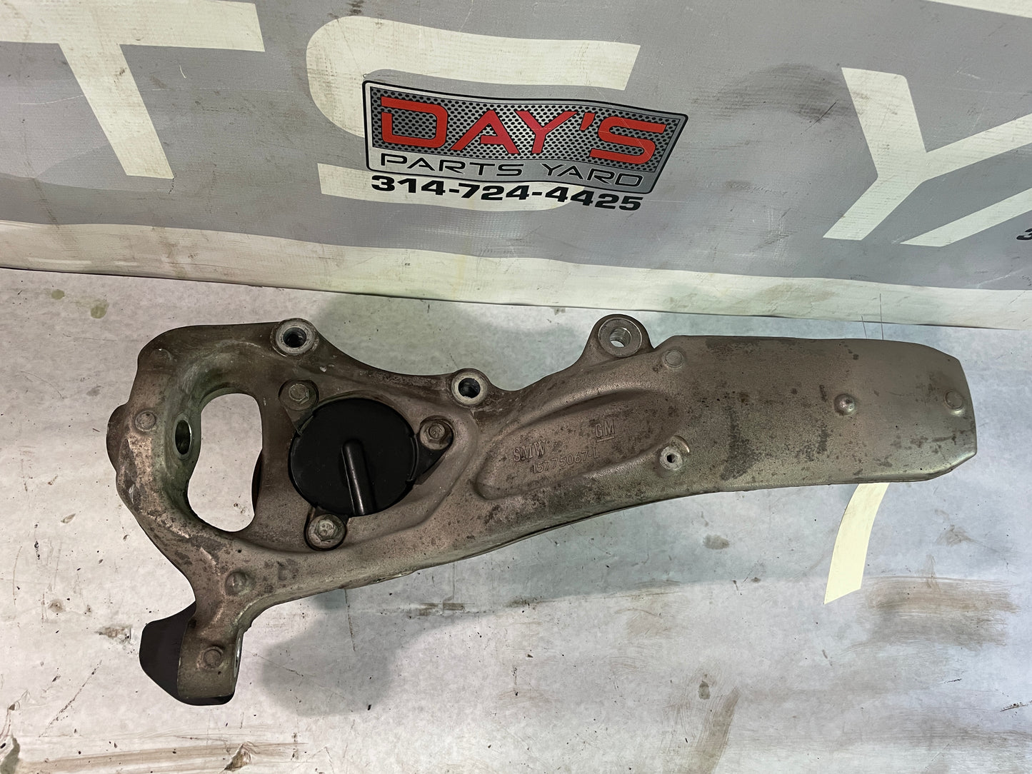 2014 Cadillac CTS-V Coupe Front LH Driver Spindle Knuckle Hub Assembly OEM - Day's Parts Yard