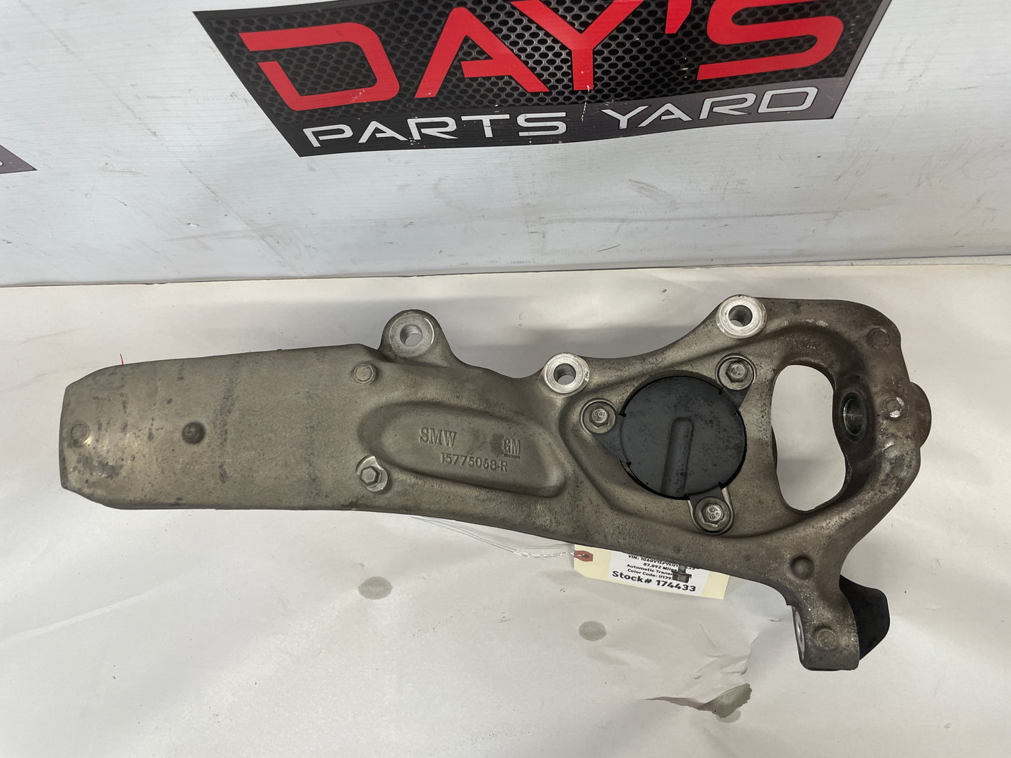 2014 Cadillac CTS-V Coupe RH Passenger Front Spindle Knuckle Hub Assembly OEM - Day's Parts Yard