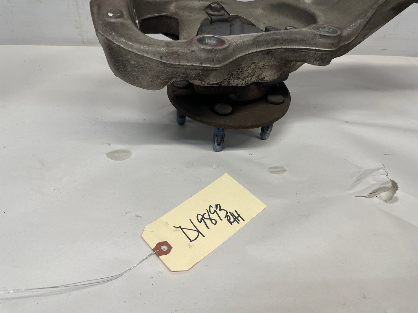 2014 Cadillac CTS-V Coupe RH Passenger Front Spindle Knuckle Hub Assembly OEM - Day's Parts Yard