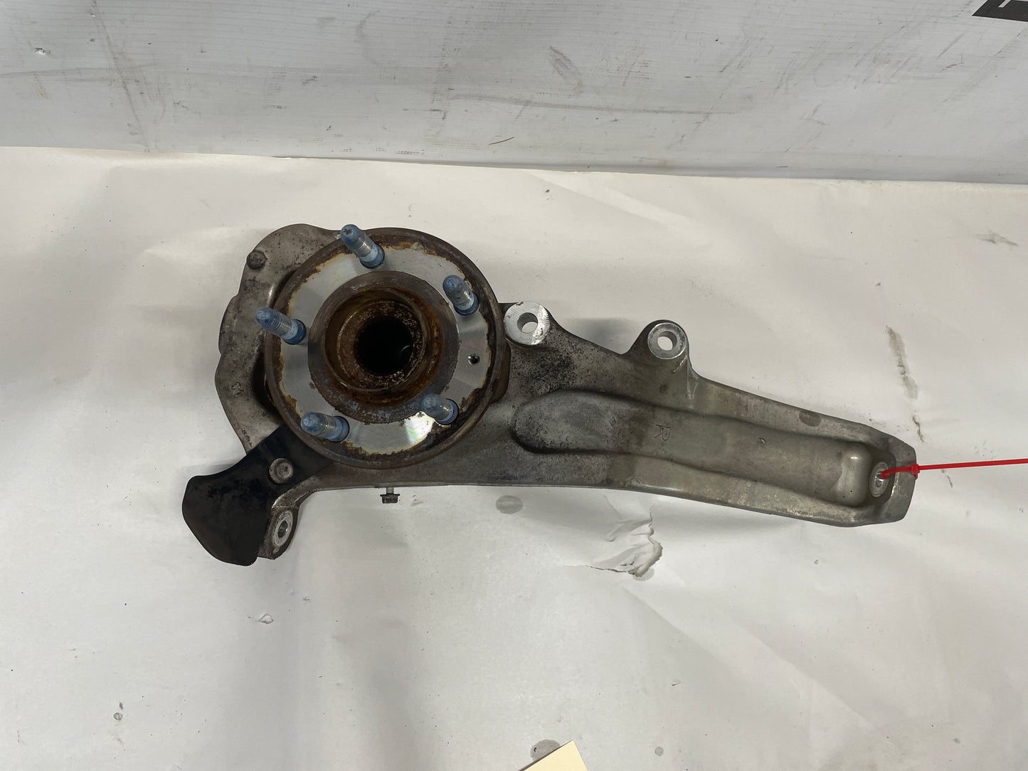 2014 Cadillac CTS-V Coupe RH Passenger Front Spindle Knuckle Hub Assembly OEM - Day's Parts Yard