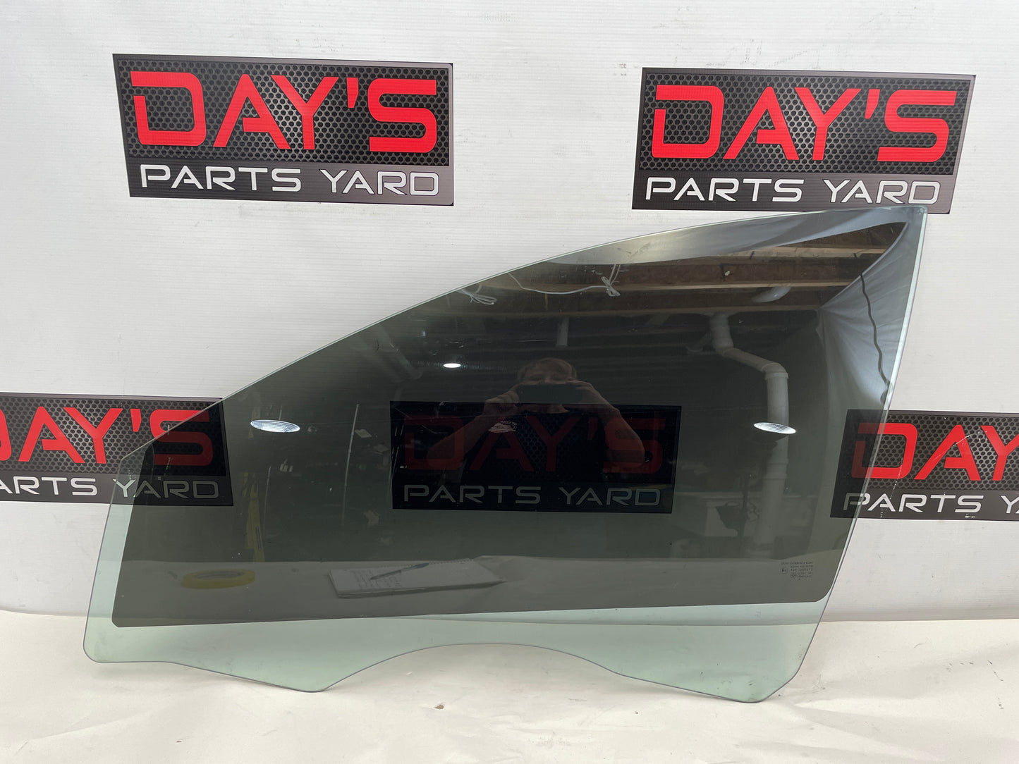 2009 Pontiac G8 GT Front LH Driver Door Window Glass OEM - Day's Parts Yard