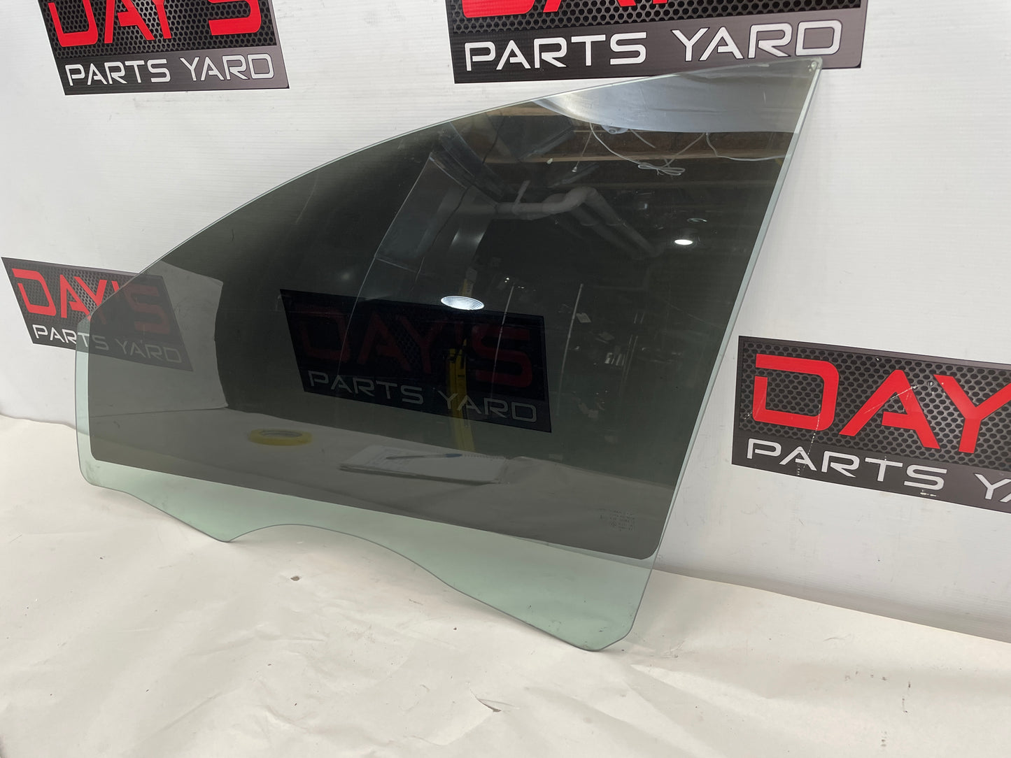 2009 Pontiac G8 GT Front LH Driver Door Window Glass OEM - Day's Parts Yard