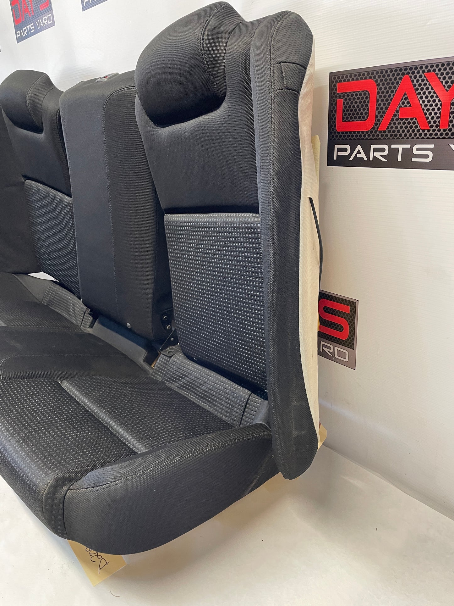 2009 Pontiac G8 Cloth Seats Fronts and Rears OEM LOCAL PICK UP - Day's Parts Yard