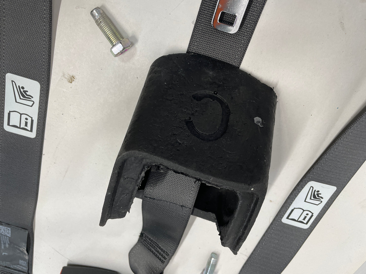 2017 Chevy SS Sedan Rear Seat Belt Retractors Buckles Set OEM - Day's Parts Yard