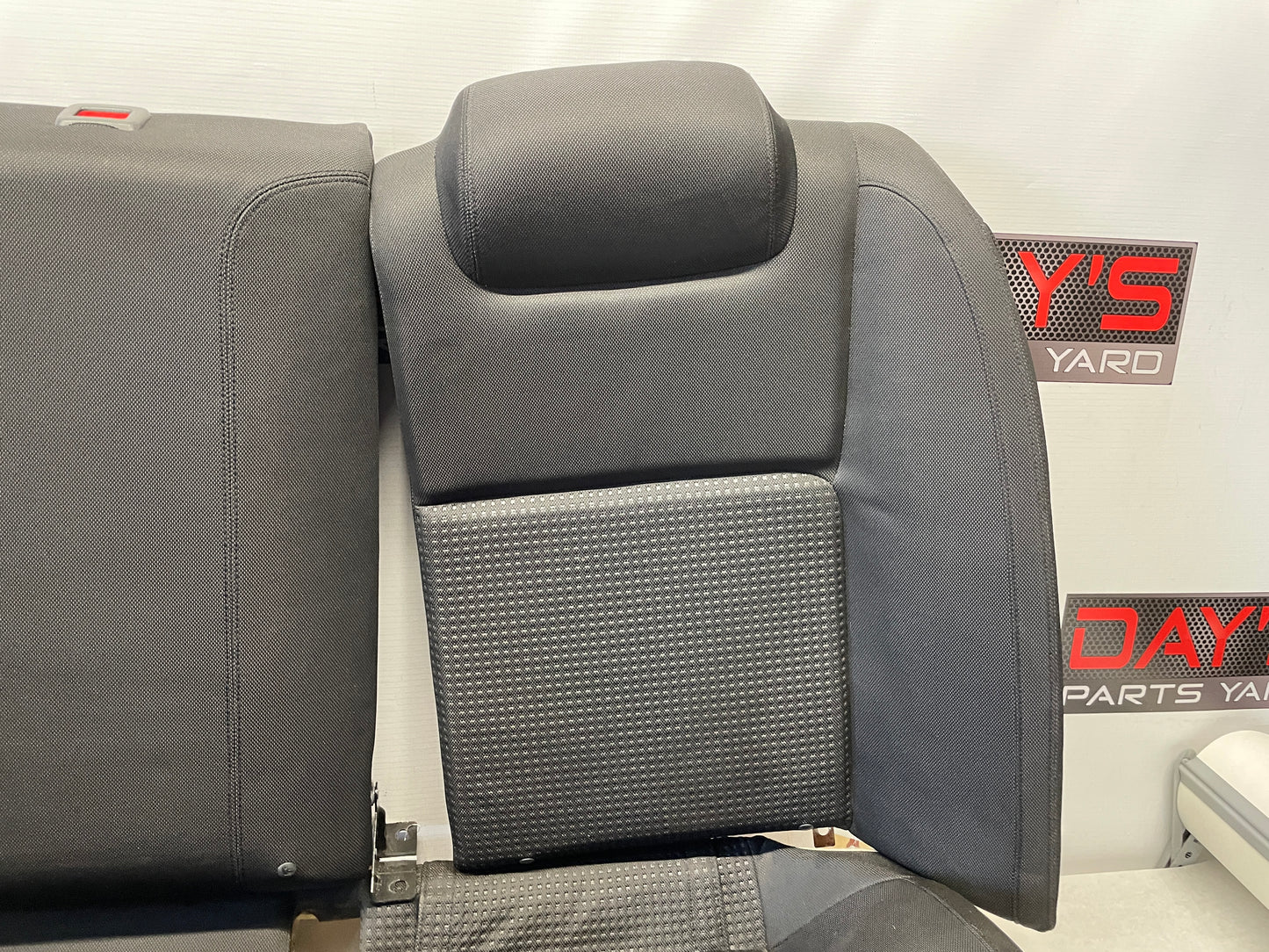 2009 Pontiac G8 Cloth Seats Fronts and Rears OEM LOCAL PICK UP - Day's Parts Yard
