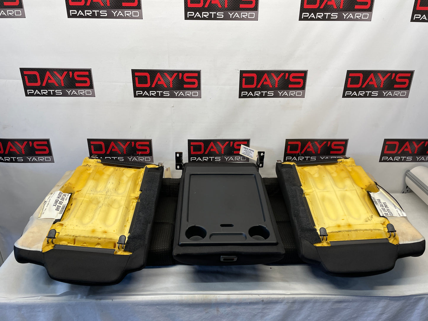 2009 Pontiac G8 Cloth Seats Fronts and Rears OEM LOCAL PICK UP - Day's Parts Yard
