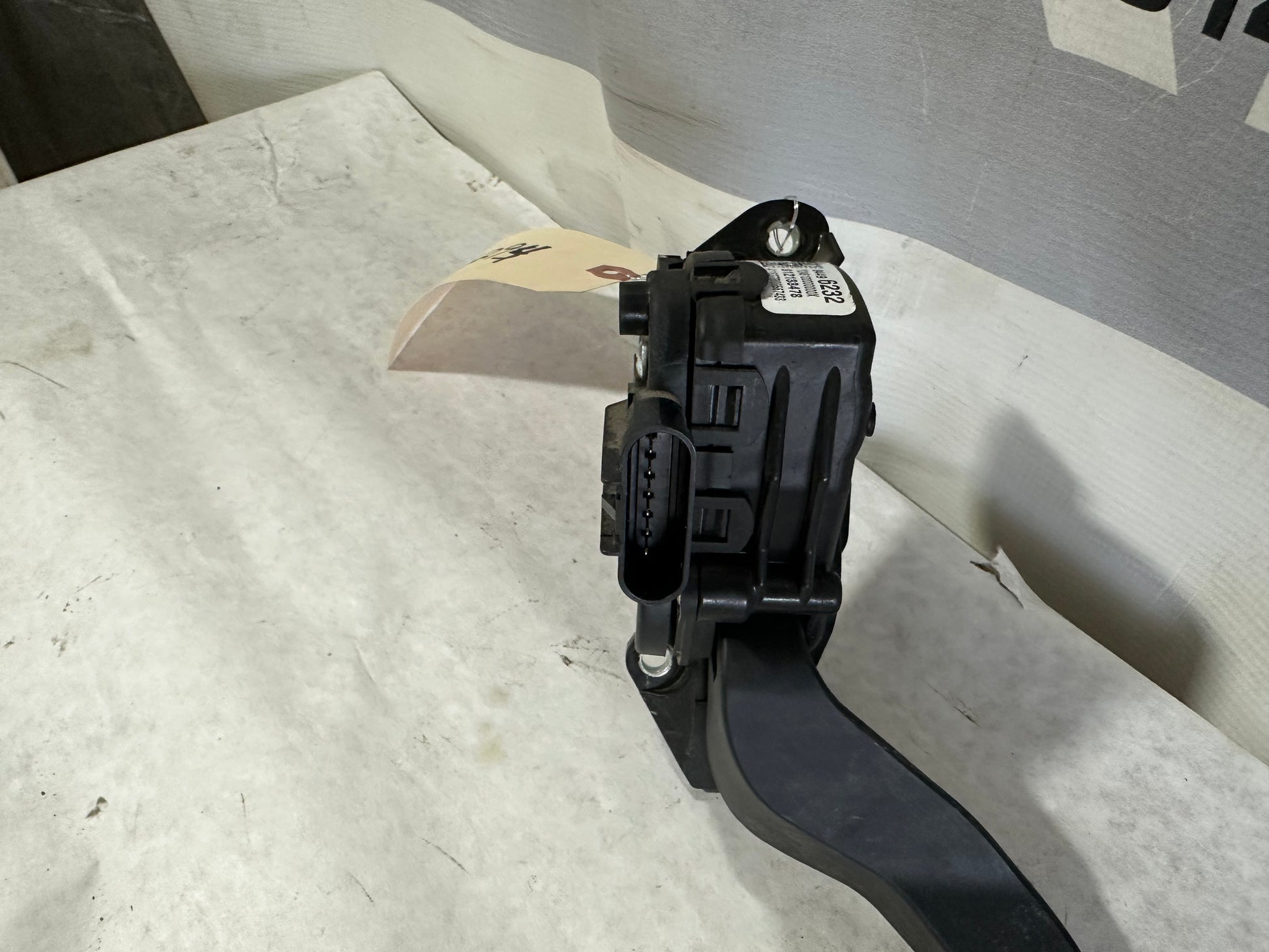 2018 GMC Sierra 1500 SLT Accelerator Gas Pedal Throttle Position Sensor OEM - Day's Parts Yard