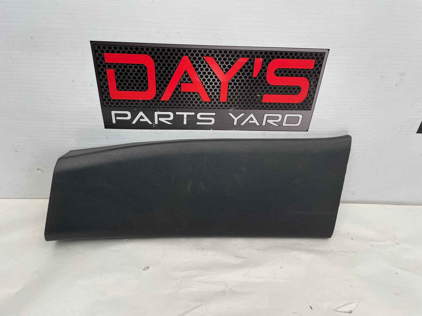 2009 Pontiac G8 LH Driver Lower Interior B Pillar Trim Molding Cover OEM - Day's Parts Yard