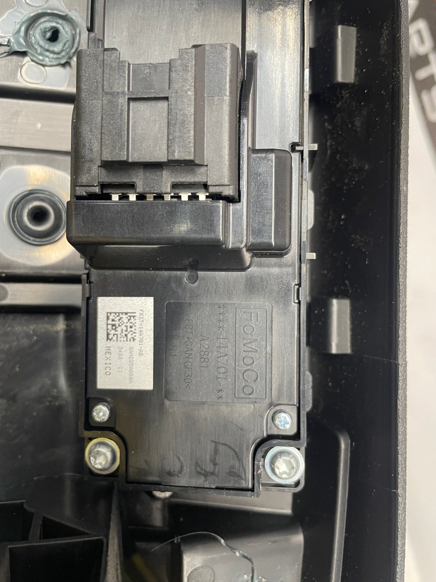 2019 Ford Mustang GT RH Passenger Front Seat Switch Control Buttons Panel OEM - Day's Parts Yard