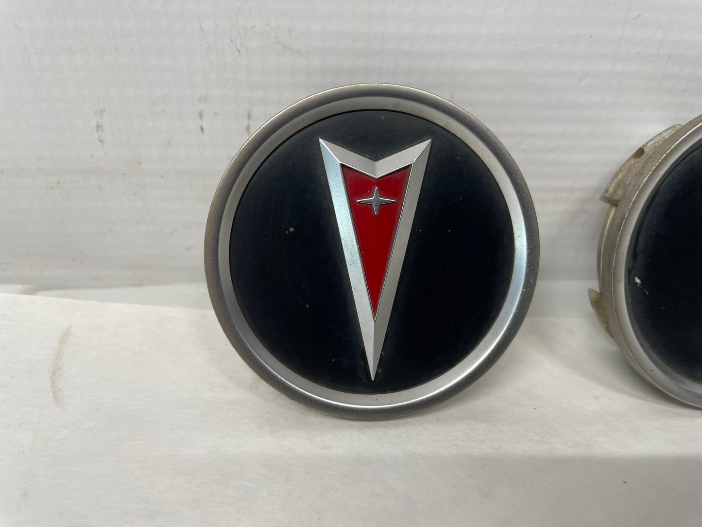 2005 Pontiac GTO Wheel Center Cap Set OEM - Day's Parts Yard