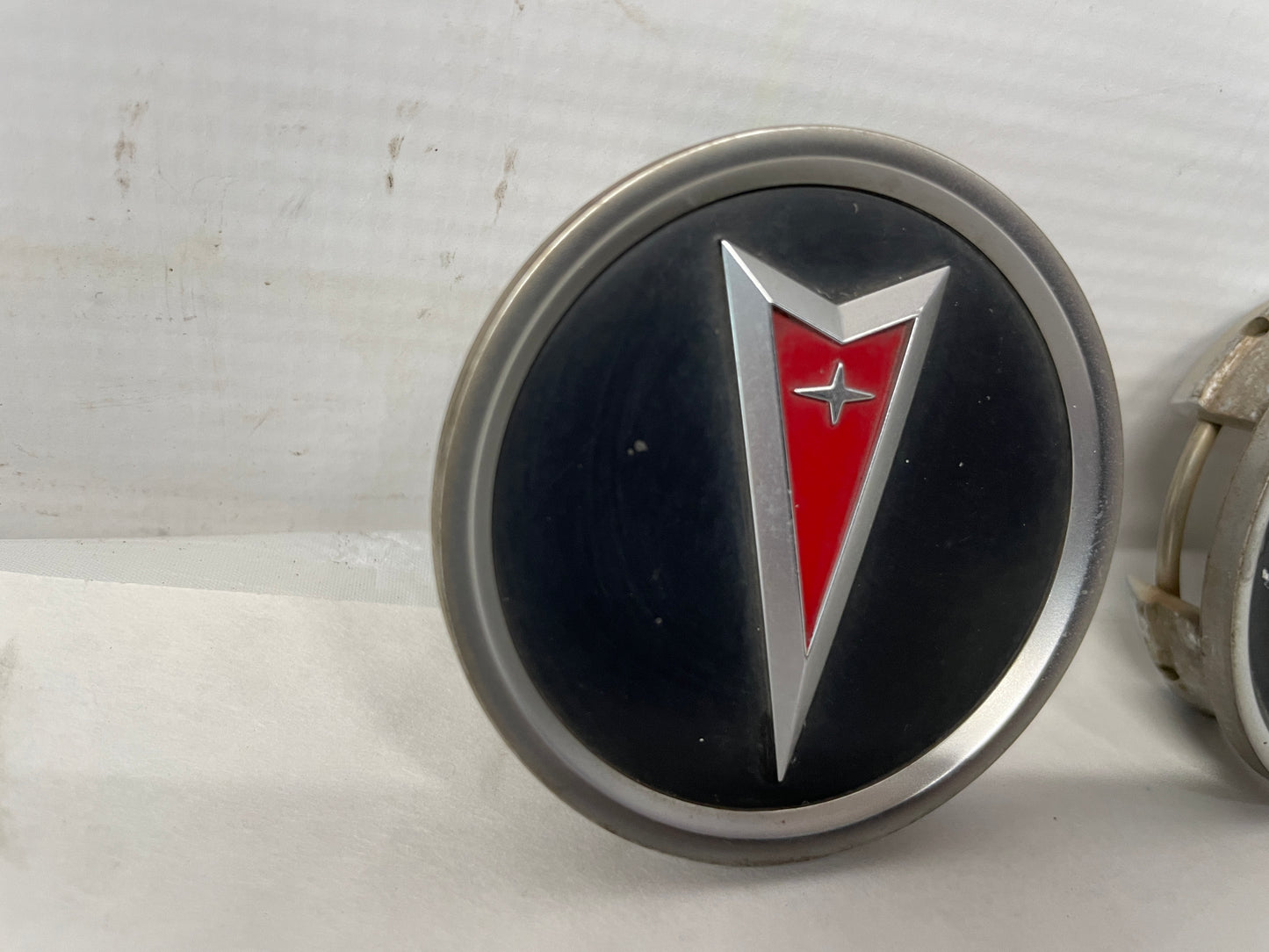 2005 Pontiac GTO Wheel Center Cap Set OEM - Day's Parts Yard