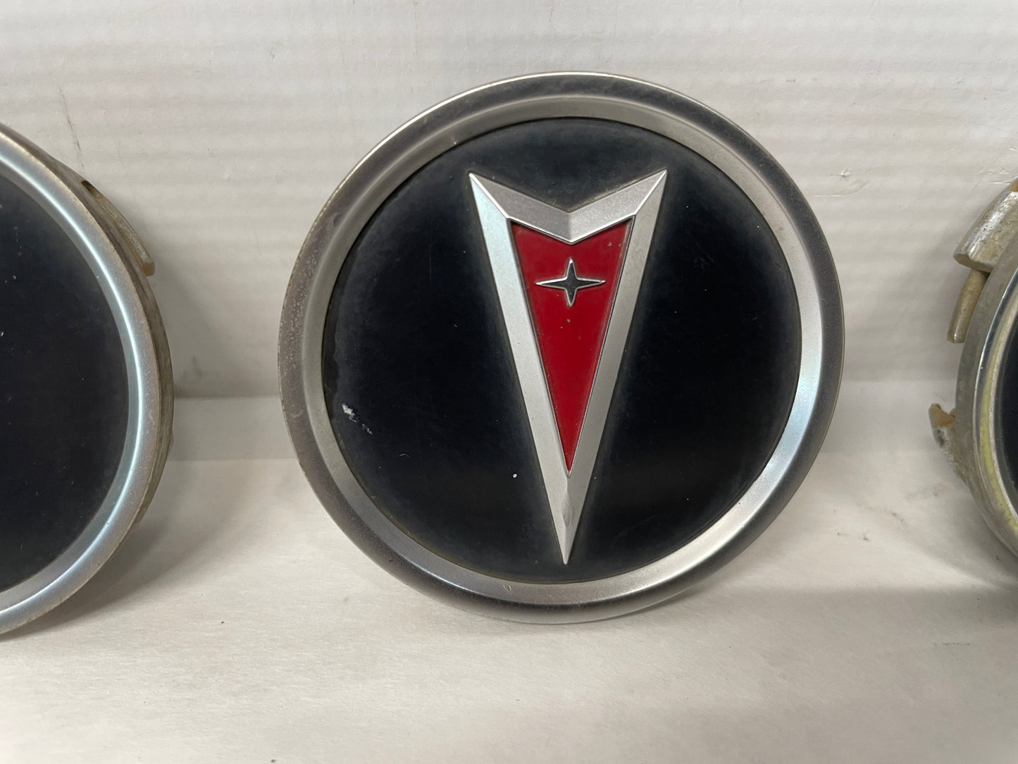 2005 Pontiac GTO Wheel Center Cap Set OEM - Day's Parts Yard