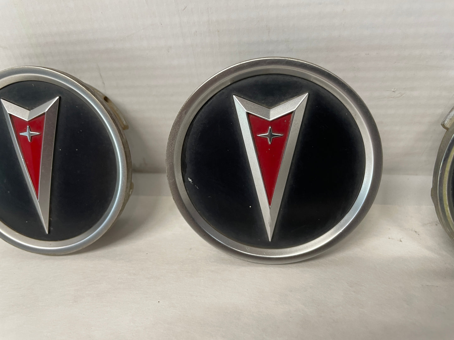 2005 Pontiac GTO Wheel Center Cap Set OEM - Day's Parts Yard