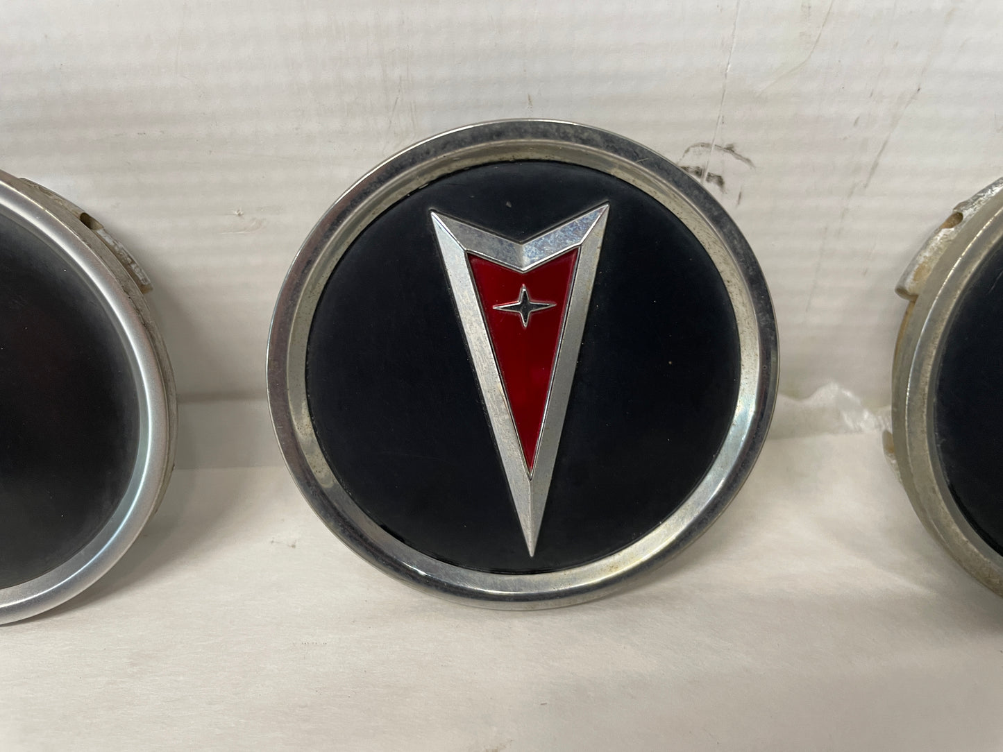2005 Pontiac GTO Wheel Center Cap Set OEM - Day's Parts Yard