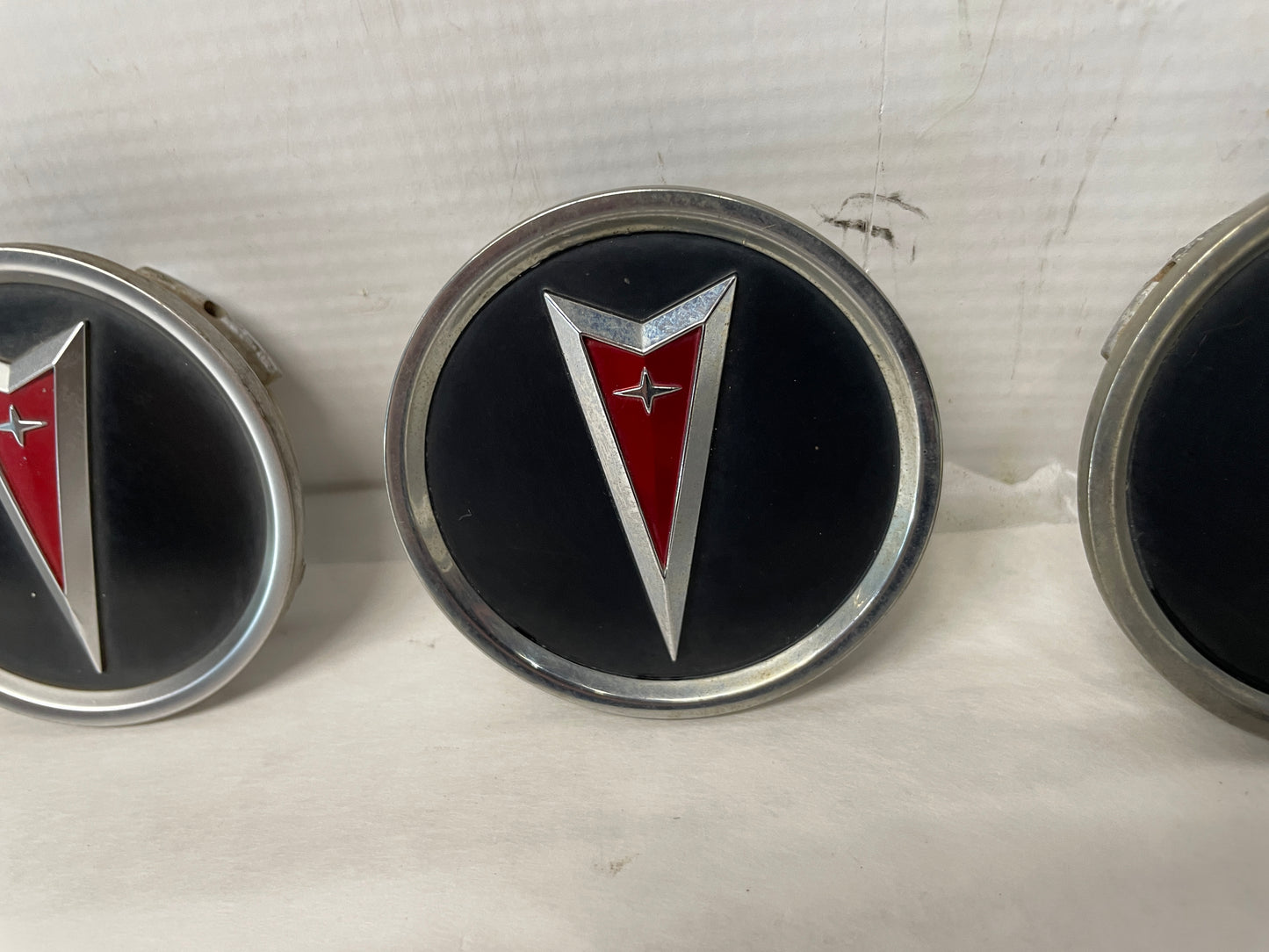 2005 Pontiac GTO Wheel Center Cap Set OEM - Day's Parts Yard