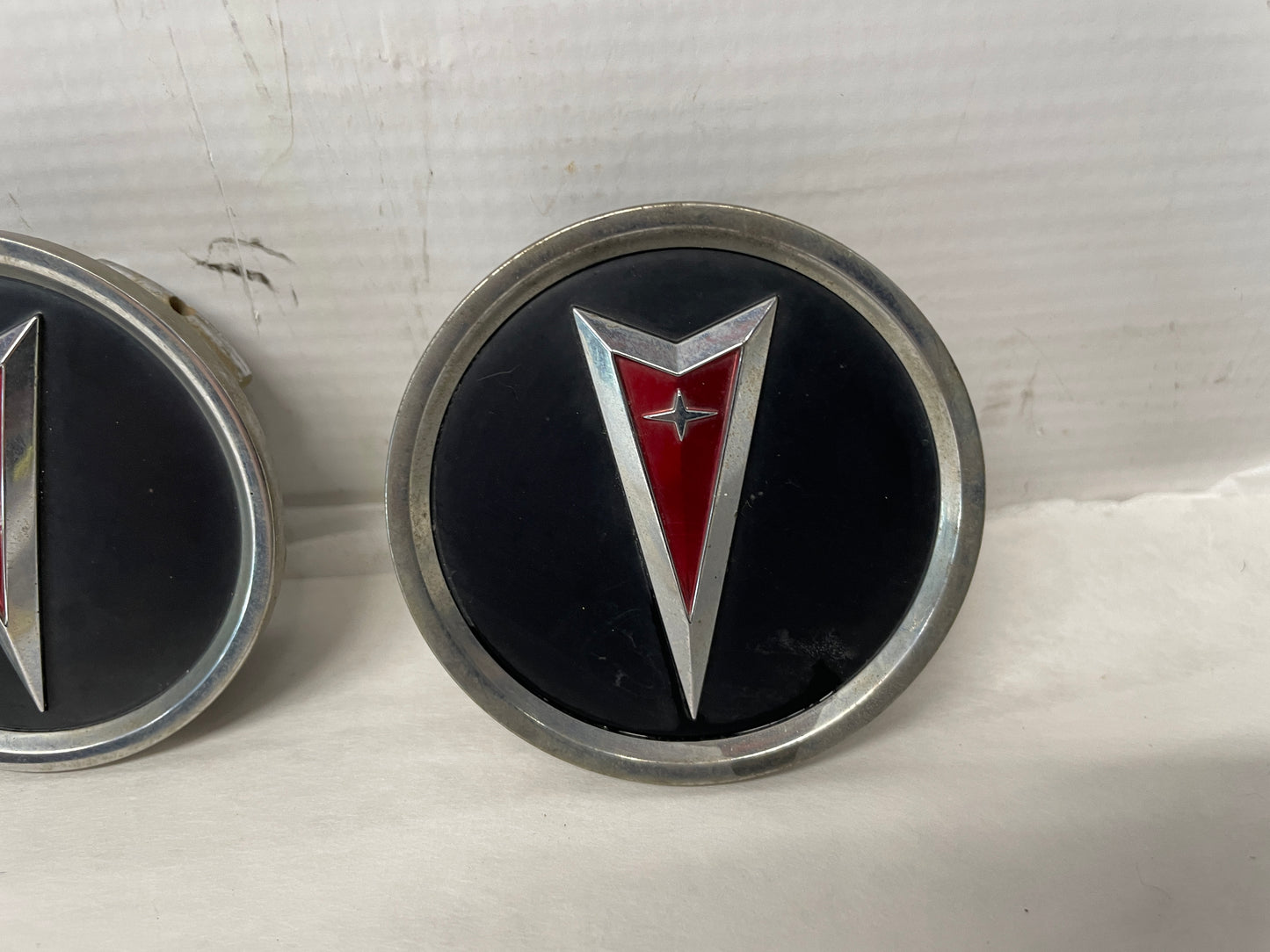 2005 Pontiac GTO Wheel Center Cap Set OEM - Day's Parts Yard