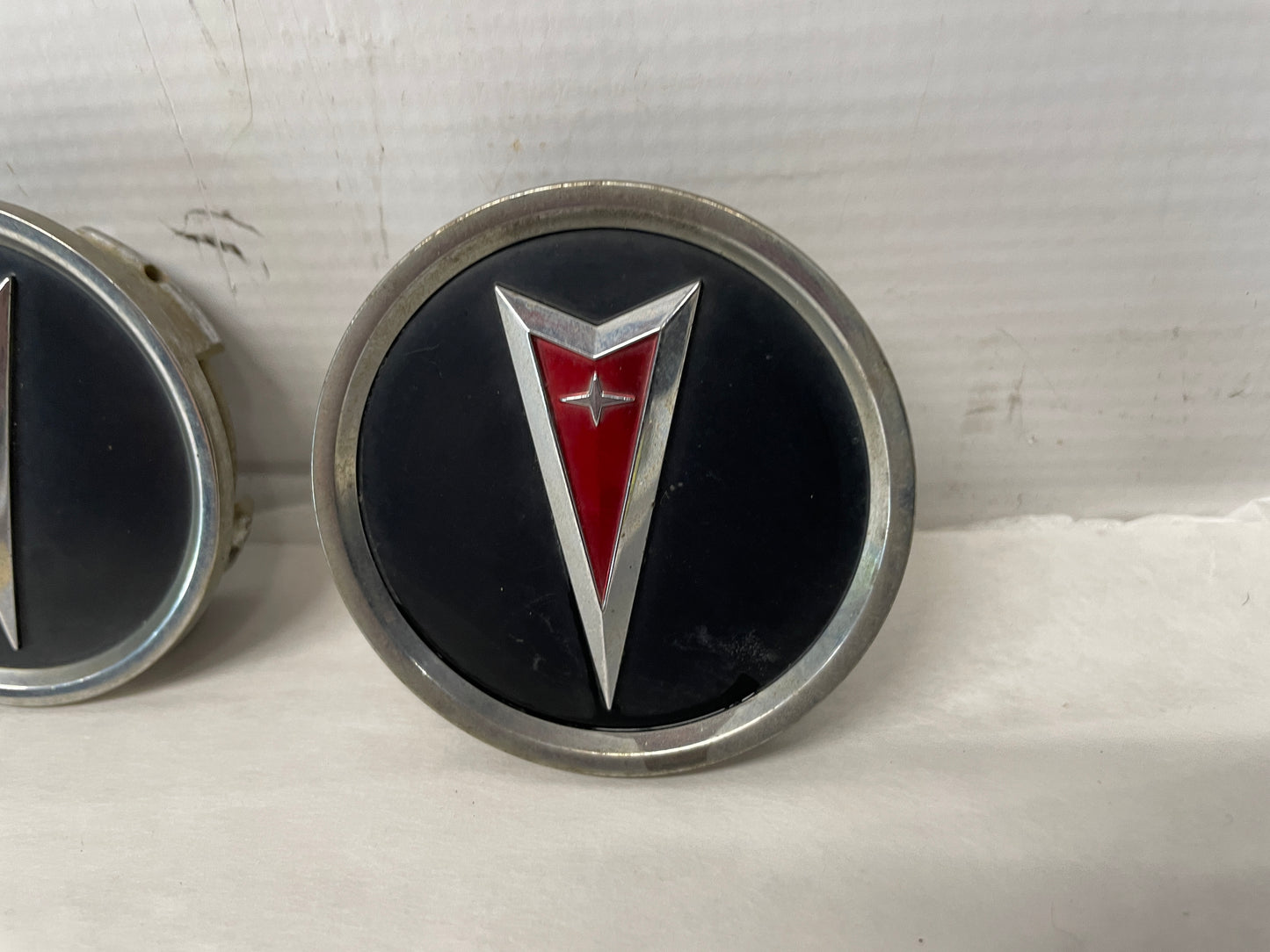 2005 Pontiac GTO Wheel Center Cap Set OEM - Day's Parts Yard
