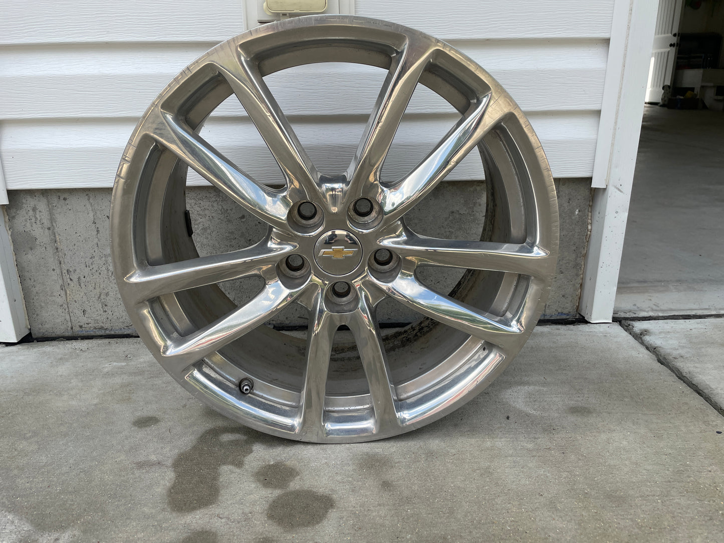 2015 Chevy SS Sedan Factory OEM Rear Wheel 19X9 - Day's Parts Yard