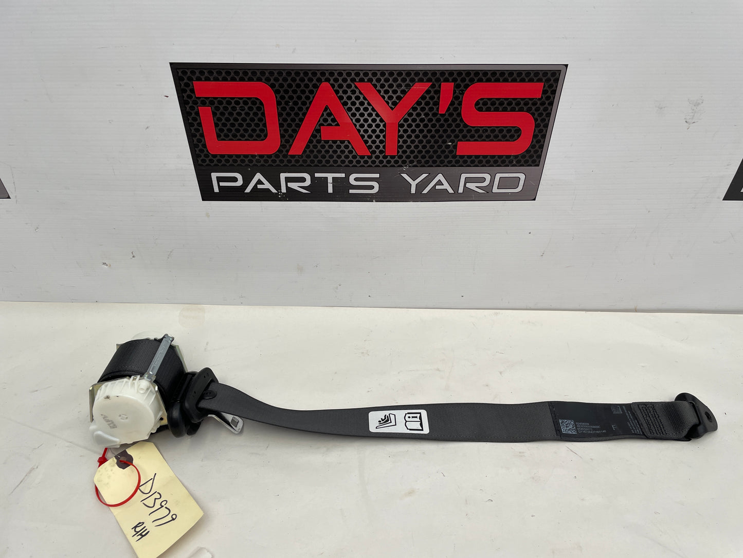 2017 Chevy SS Sedan Rear RH Seat Belt Retractor OEM - Day's Parts Yard