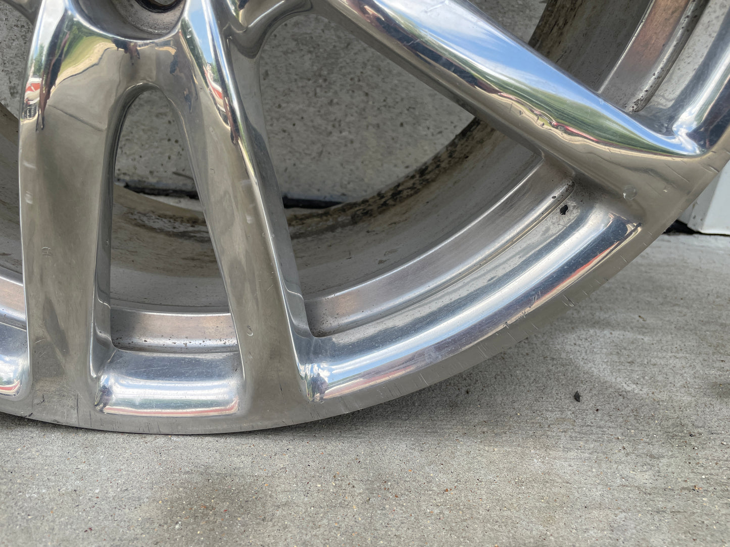 2015 Chevy SS Sedan Factory OEM Rear Wheel 19X9 - Day's Parts Yard