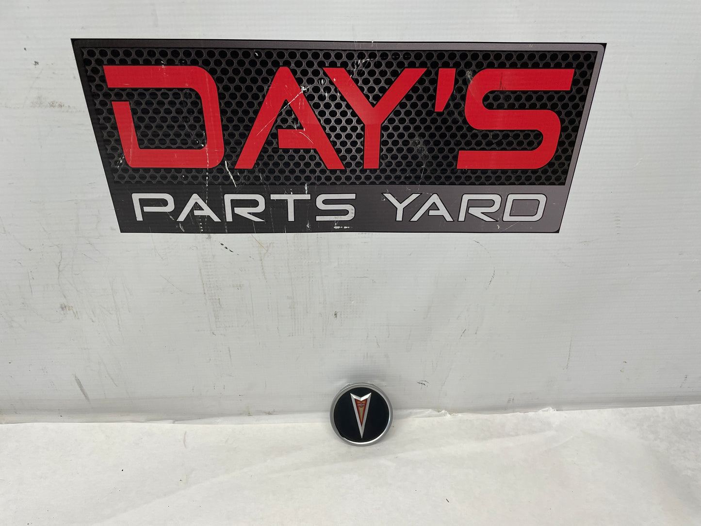 2005 Pontiac GTO Wheel Center Cap Aftermarket - Day's Parts Yard