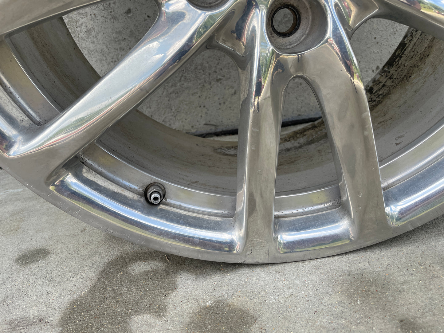 2015 Chevy SS Sedan Factory OEM Rear Wheel 19X9 - Day's Parts Yard