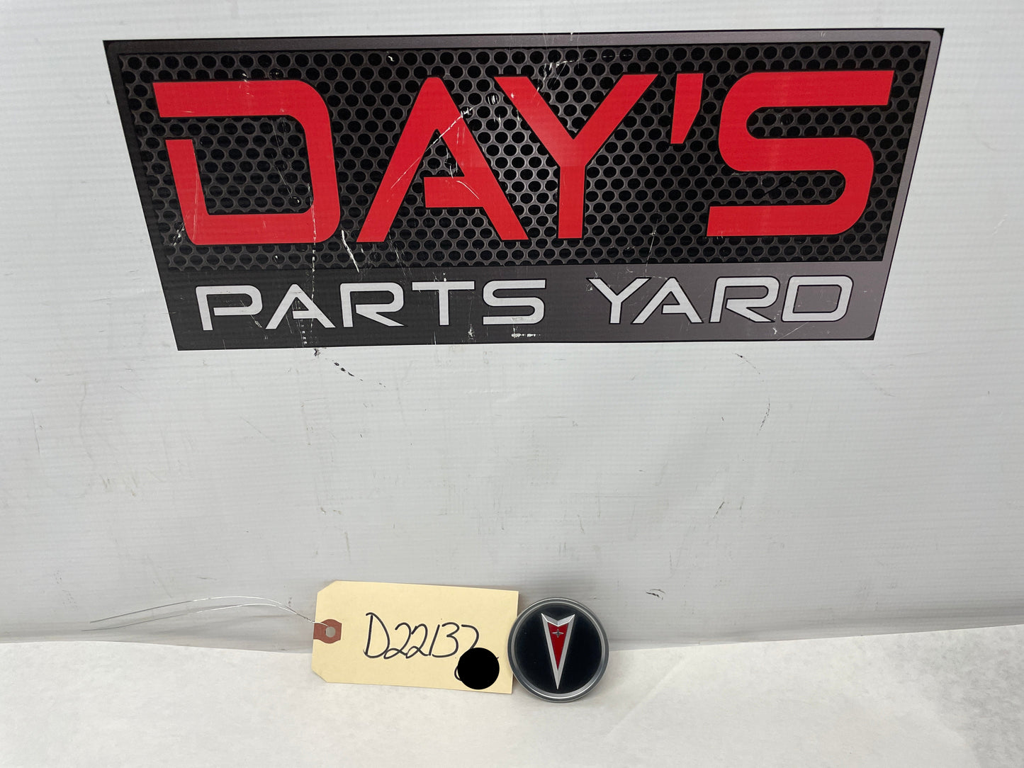 2006 Pontiac GTO Wheel Center Cap OEM - Day's Parts Yard