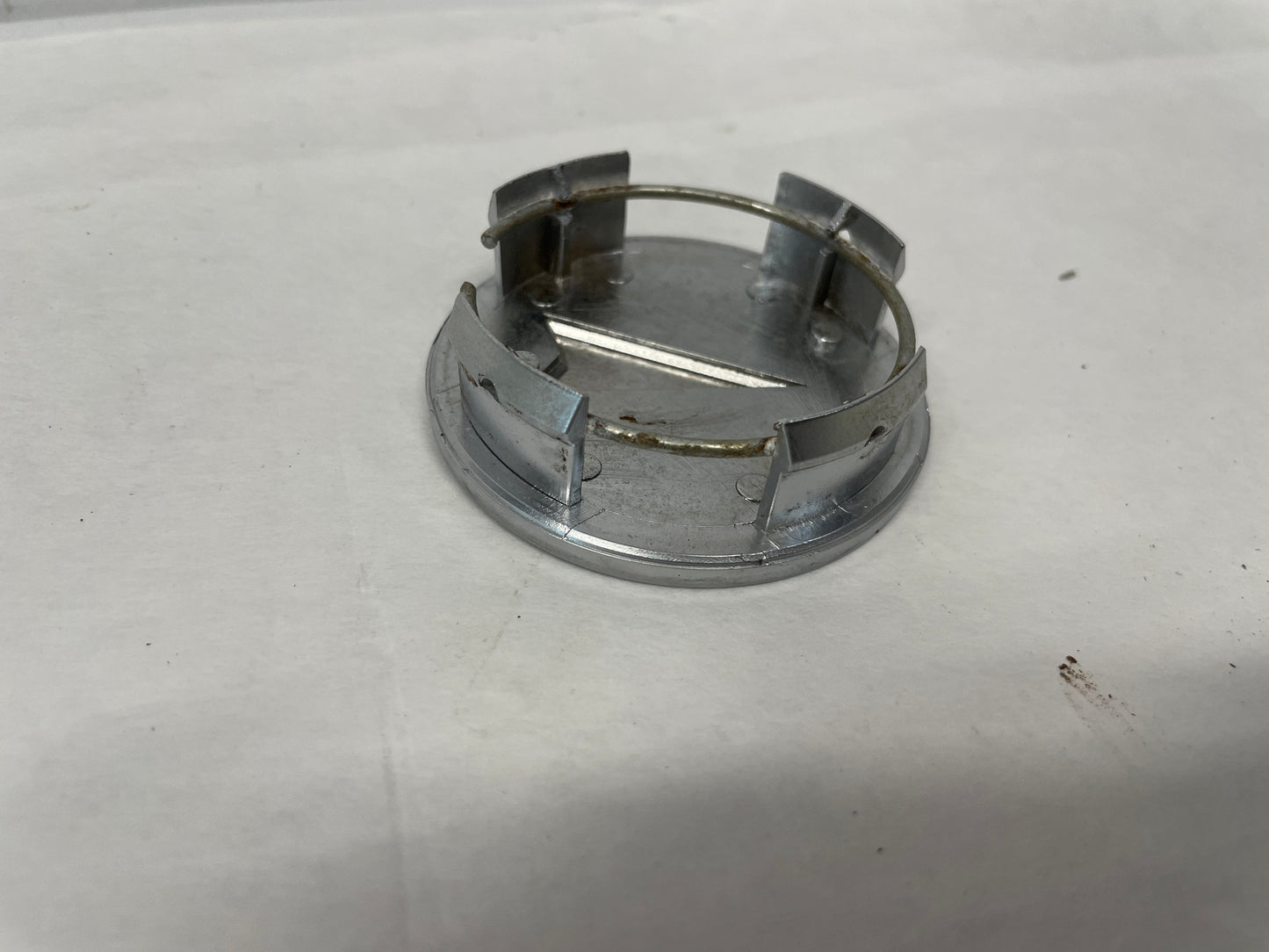 2005 Pontiac GTO Wheel Center Cap Aftermarket - Day's Parts Yard