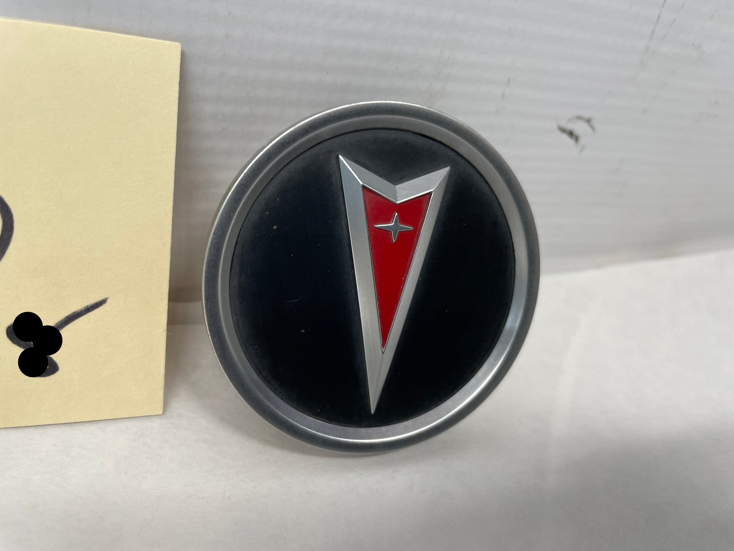 2006 Pontiac GTO Wheel Center Cap OEM - Day's Parts Yard