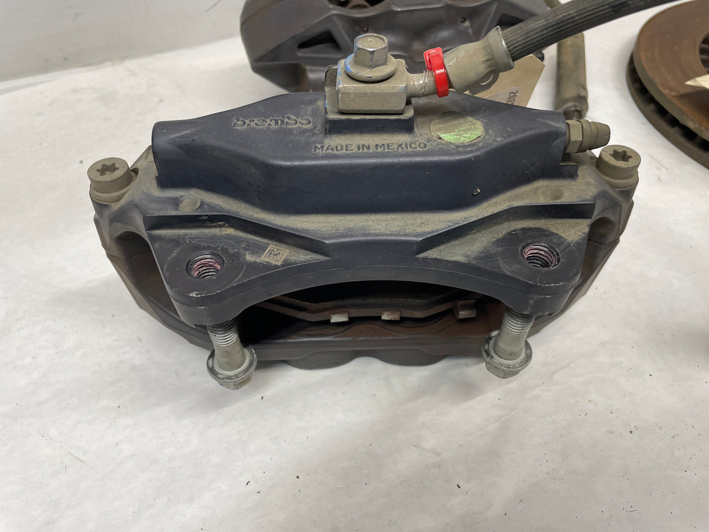 2020 Chevy Camaro SS RH & LH Rear Brembo Calipers w/ Rotors OEM