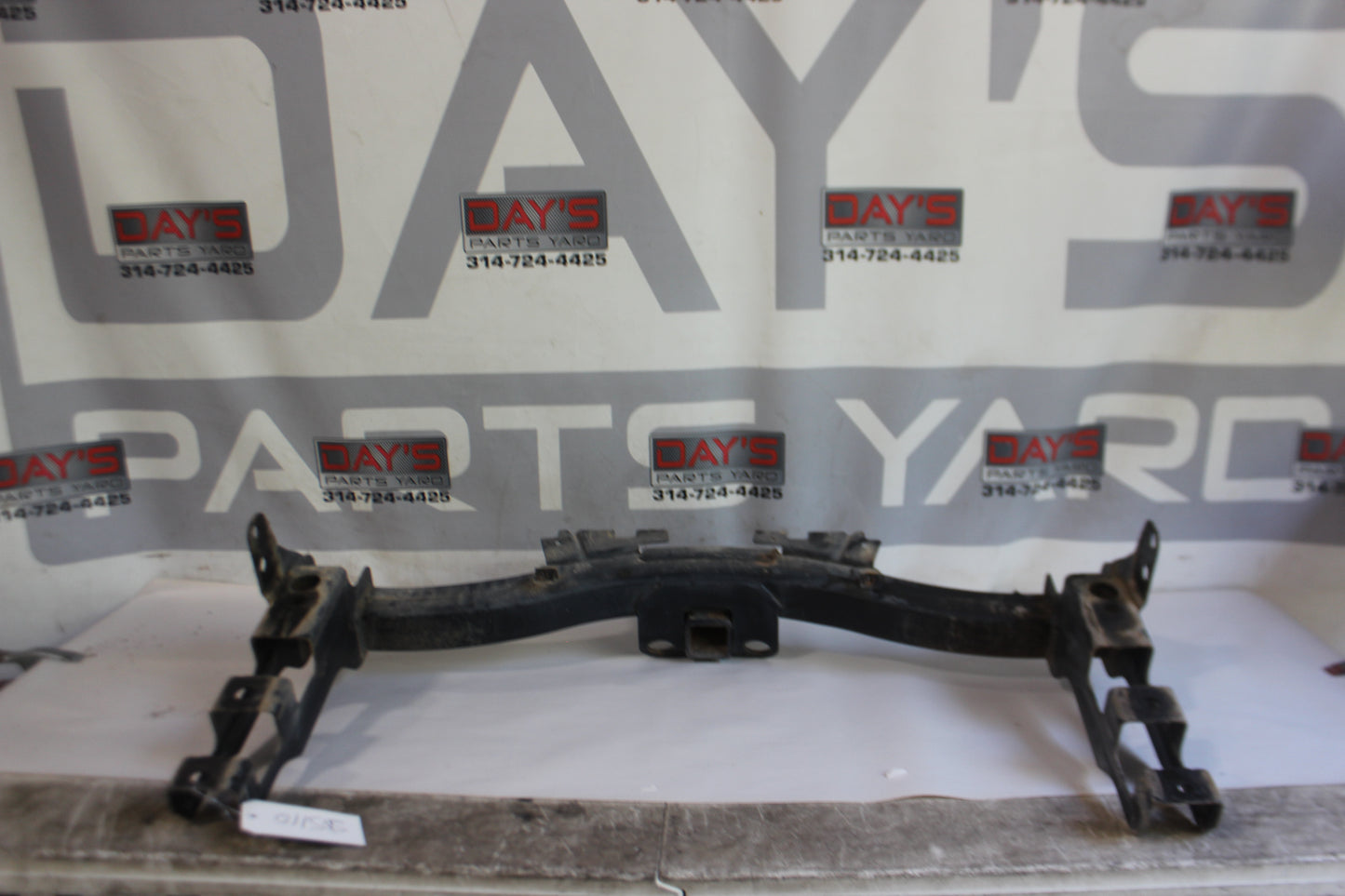 2016 Chevy Silverado C1500 LT Rear Tow Trailer Hitch Receiver OEM - Day's Parts Yard