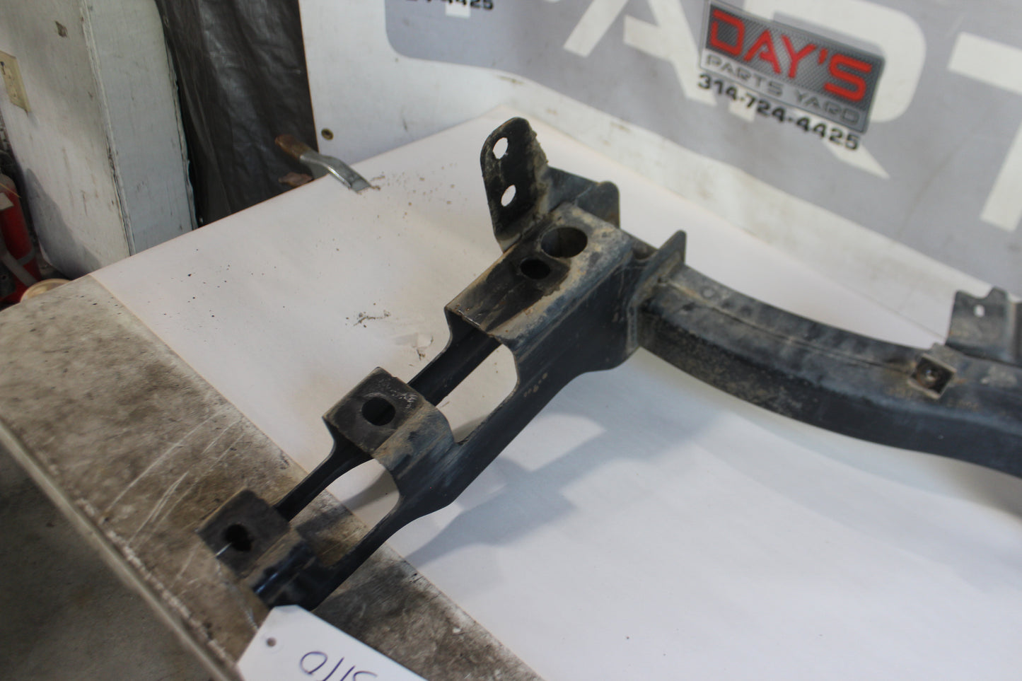 2016 Chevy Silverado C1500 LT Rear Tow Trailer Hitch Receiver OEM - Day's Parts Yard