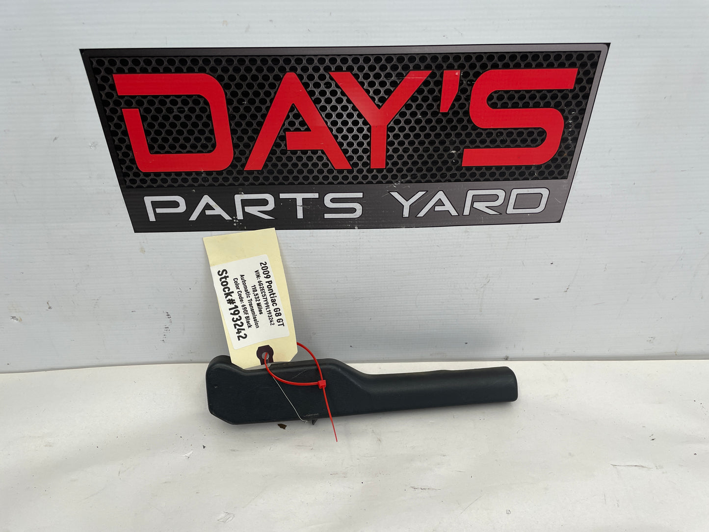 2009 Pontiac G8 GT RH Passenger Seat Trim OEM - Day's Parts Yard