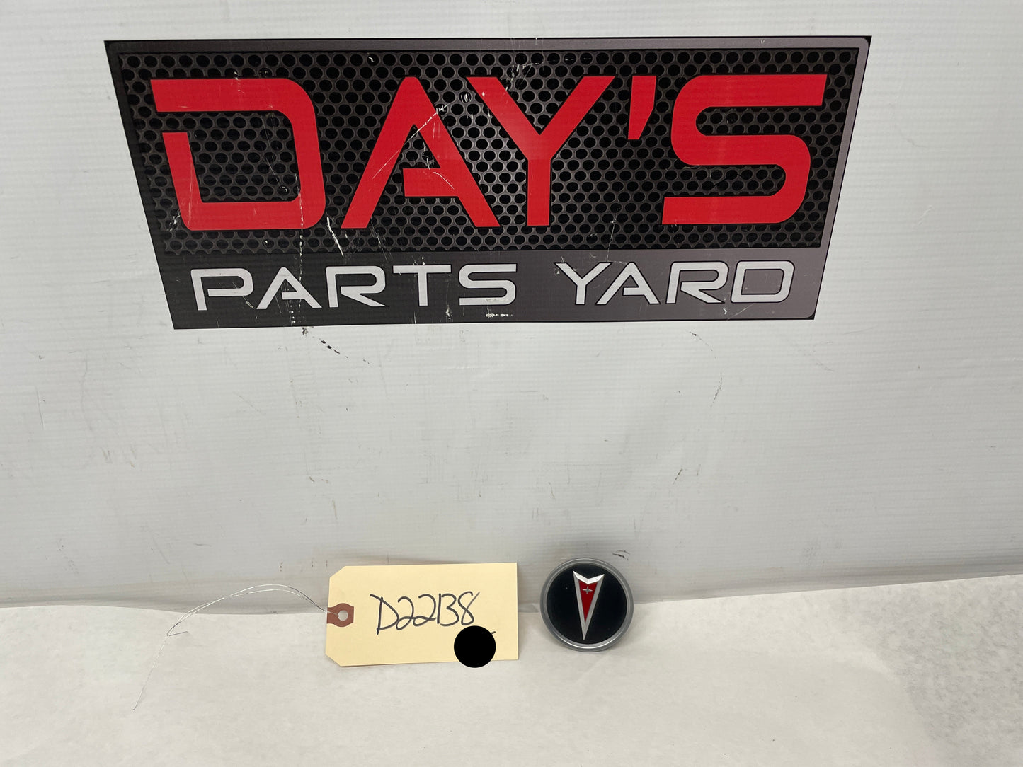 2006 Pontiac GTO Wheel Center Cap OEM - Day's Parts Yard