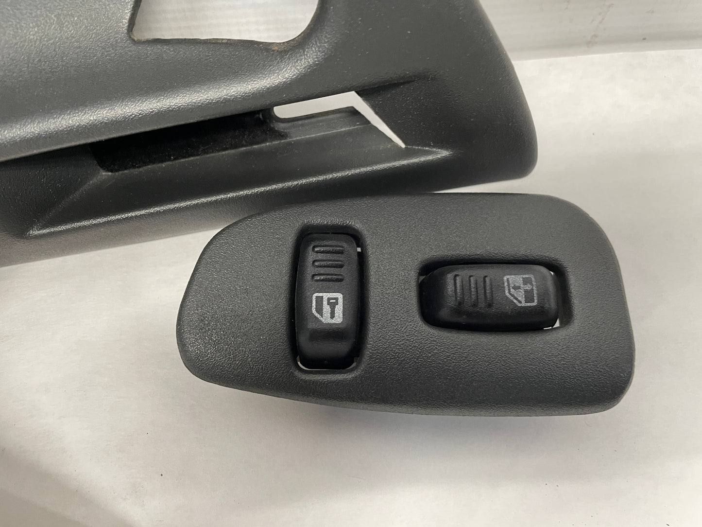 1999 Chevy Camaro Z28 RH Passenger Interior Door Handle Bezel Gray Grey OEM - Day's Parts Yard