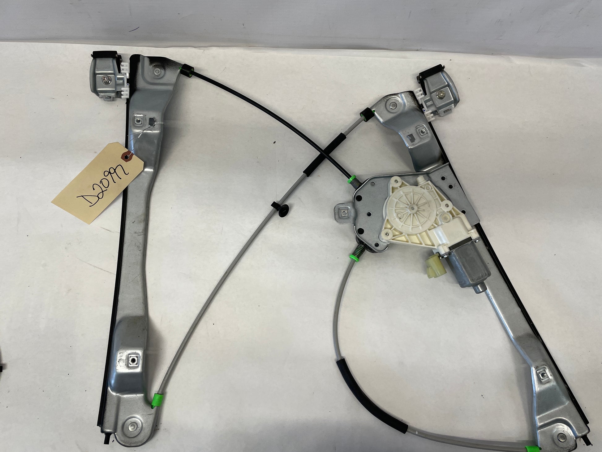 2009 Pontiac G8 LH Driver Front Door Window Regulator Motor OEM - Day's Parts Yard