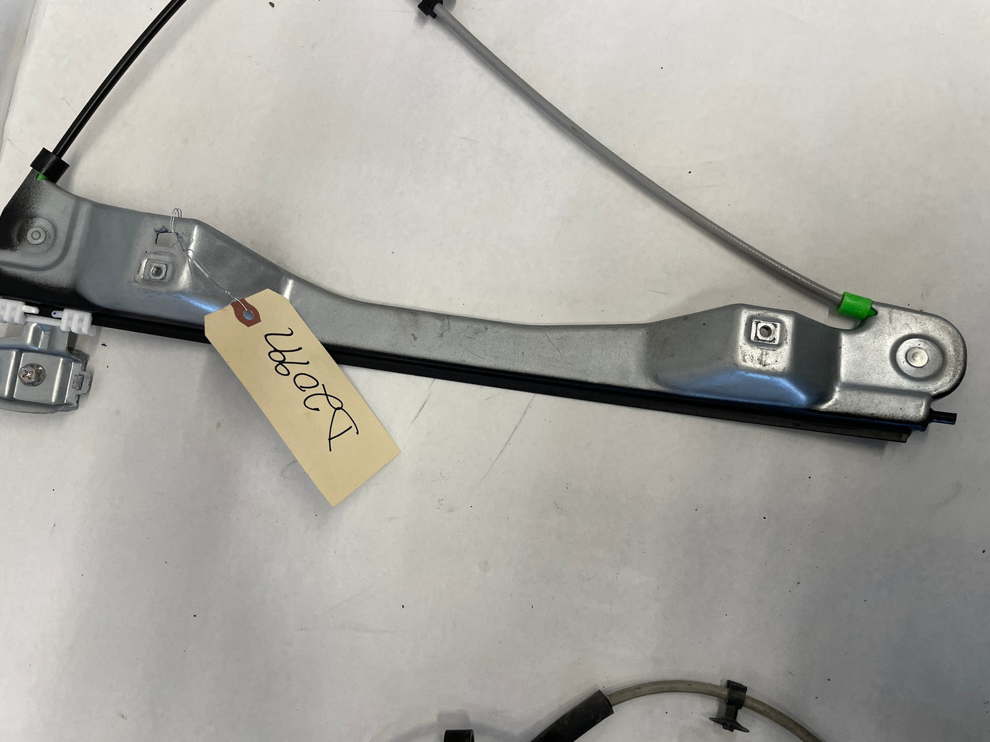 2009 Pontiac G8 LH Driver Front Door Window Regulator Motor OEM - Day's Parts Yard