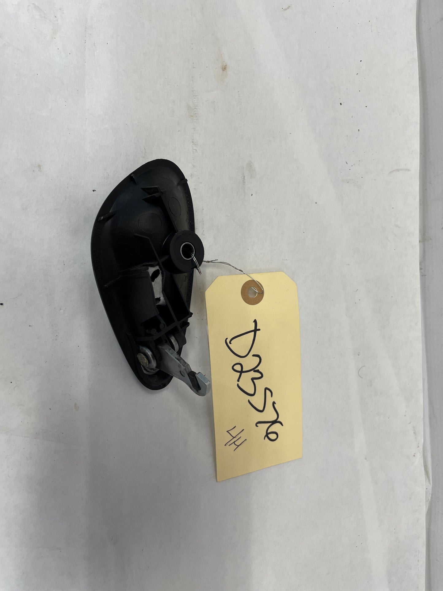 2005 Pontiac GTO LH Driver Interior Door Handle OEM - Day's Parts Yard