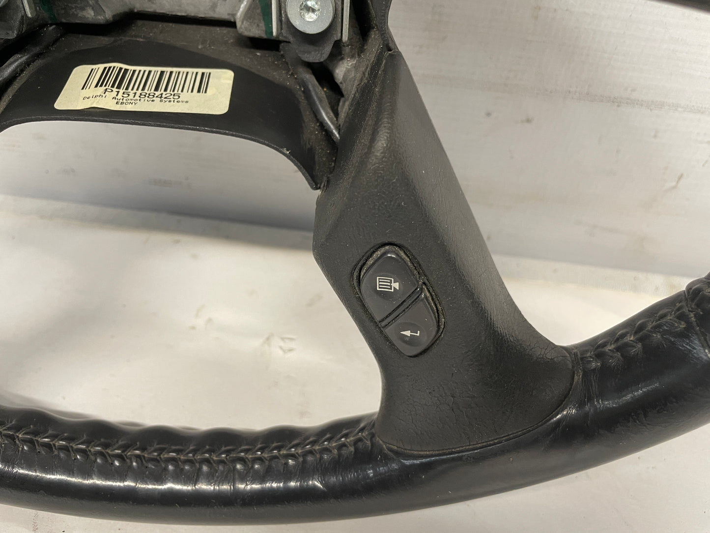 2004 Chevy Silverado 2500HD Steering Wheel w/ Buttons OEM - Day's Parts Yard