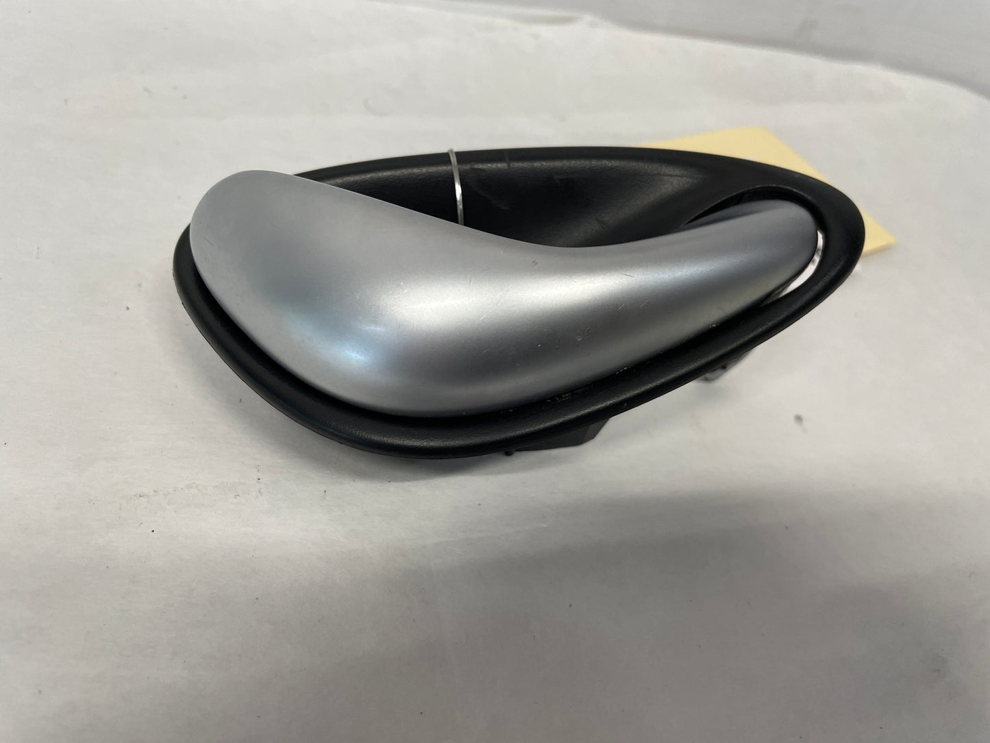 2005 Pontiac GTO RH Passenger Interior Door Handle OEM - Day's Parts Yard