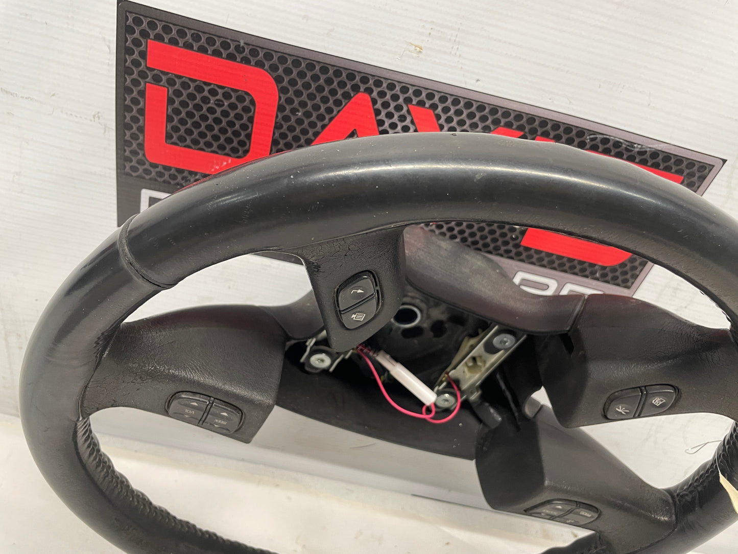 2004 Chevy Silverado 2500HD Steering Wheel w/ Buttons OEM - Day's Parts Yard