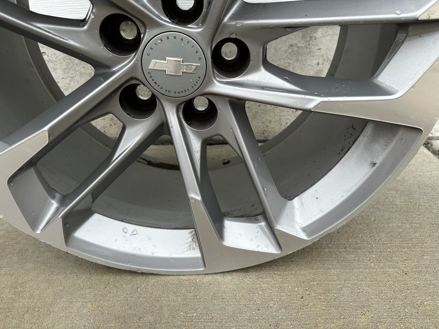 2017 Chevy Camaro SS Rear Factory Wheel 20X9.5 OEM - Day's Parts Yard