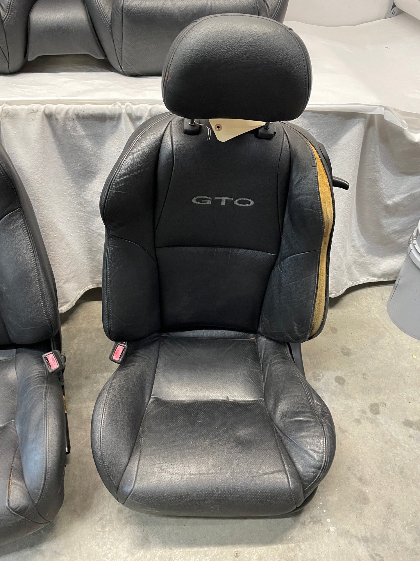 2005 Pontiac GTO Seats Fronts and Rears Black Leather OEM - Day's Parts Yard