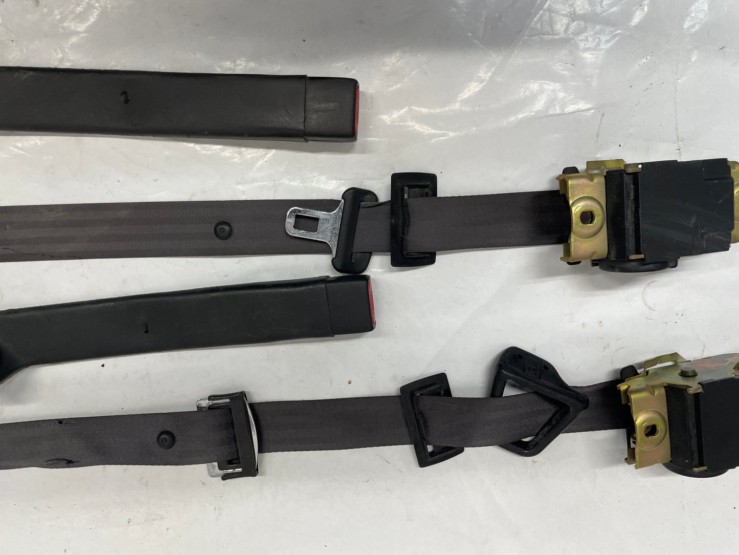 2000 Chevy Camaro Z28 Front Seatbelt Seat Belts Retractors w/ Buckles Holders Ebony OEM - Day's Parts Yard