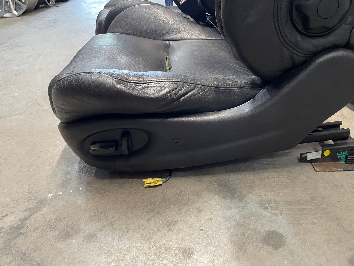 2005 Pontiac GTO Seats Fronts and Rears Black Leather OEM - Day's Parts Yard