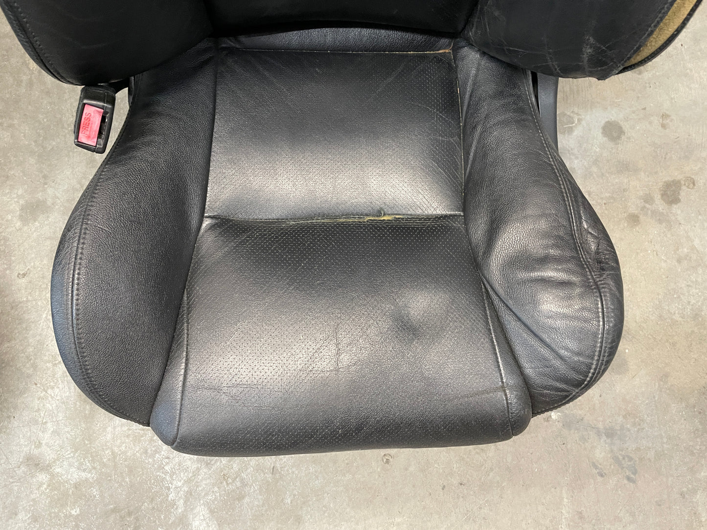 2005 Pontiac GTO Seats Fronts and Rears Black Leather OEM - Day's Parts Yard