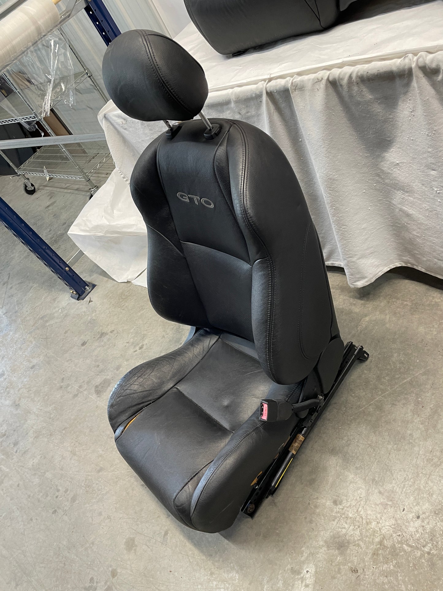 2005 Pontiac GTO Seats Fronts and Rears Black Leather OEM - Day's Parts Yard