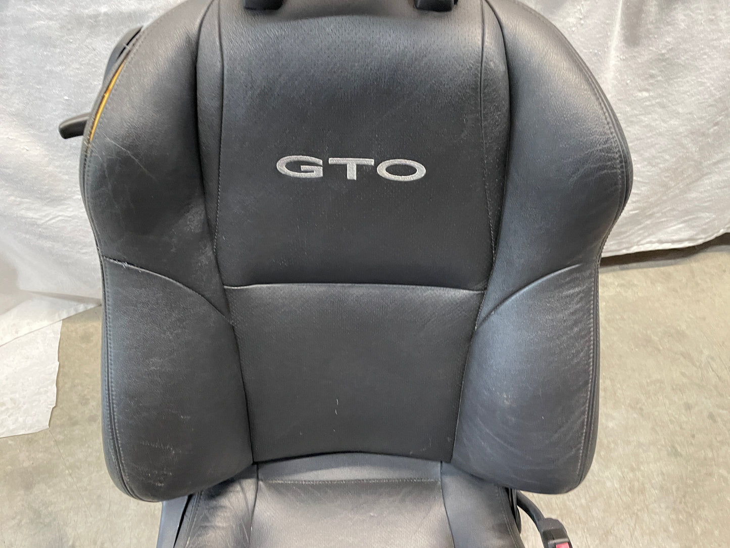 2005 Pontiac GTO Seats Fronts and Rears Black Leather OEM - Day's Parts Yard